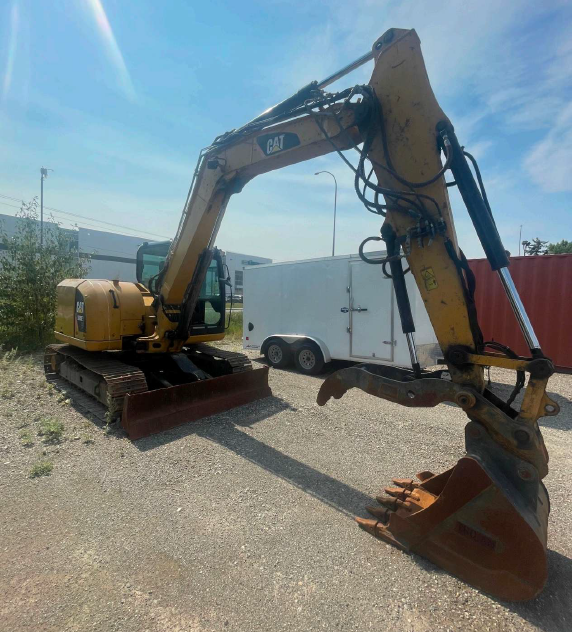 2017 Caterpillar 1
