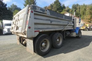 2007 Peterbilt 335 Dump Truck