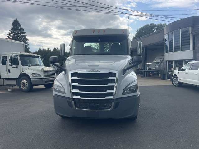 2020 Freightliner 6