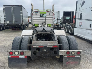 2004 Kenworth T800 Tri Axle Day Cab 3