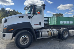 2017 Caterpillar Roll Off Truck 5